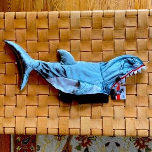 NWT shark costume for dog